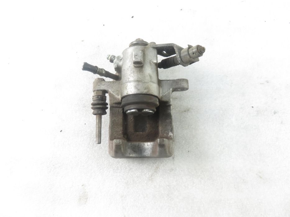 Zacisk Prawy Tył Audi A3 (8l1) 1.6 - Akl