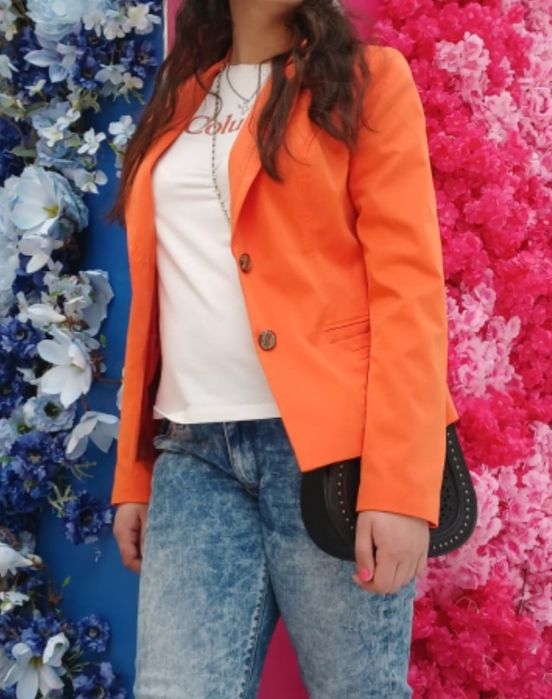 Оранжевый Пиджак