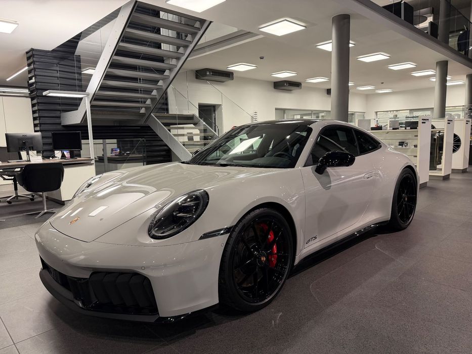 Porsche 911 911 4 GTS