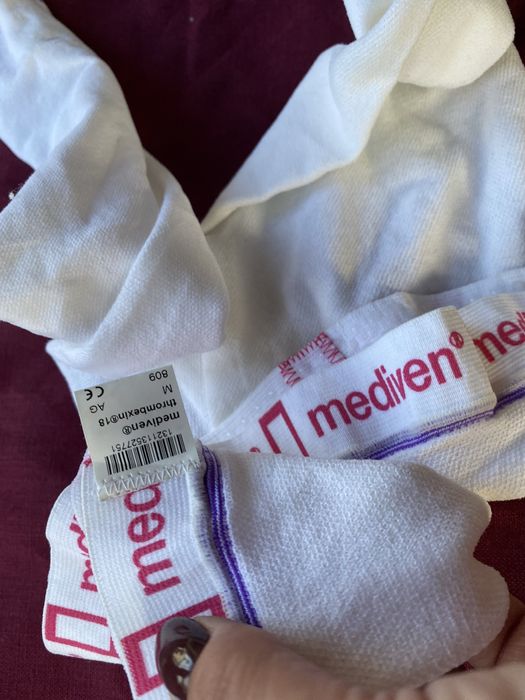 ponczochy przeciwzylakowe M biale