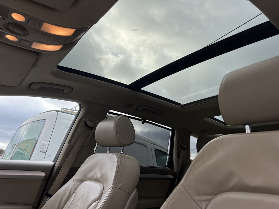 Audi Q7.   V6. 3.0.  Panoramico Nacional.  Jantes 21      Full extras  7 lugares