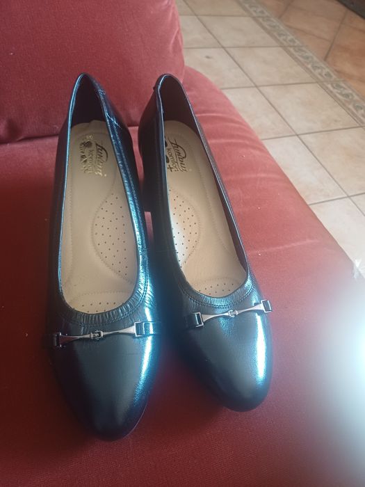 Buty czółenka czarne rozmiar 42