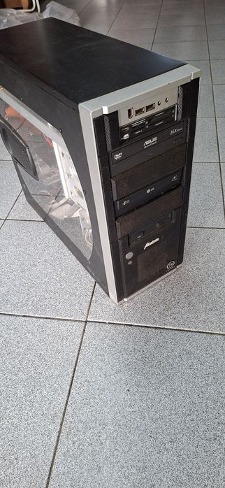 Torre com leitor de cd e gravador de dvd