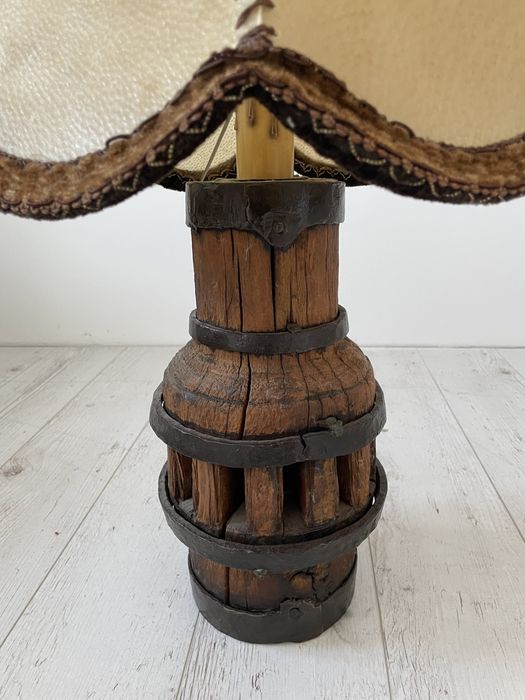 Lampa stojaca recznie robiona drewniana