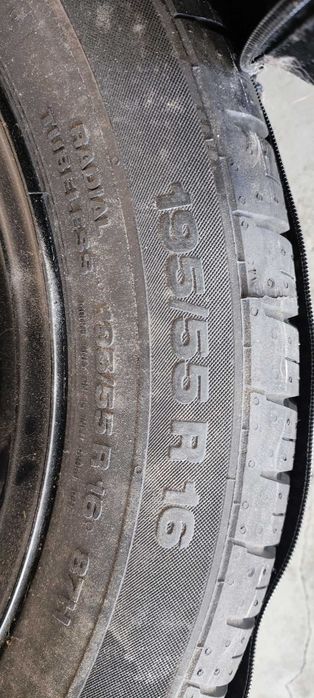 Pneu sobressalente e jante com saco de transporte