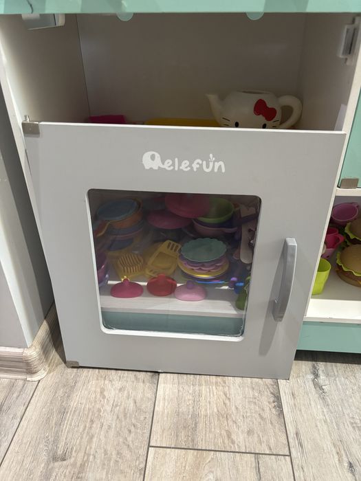 Zabawkowa, drewniania kuchnia Elefun z akcesoriami