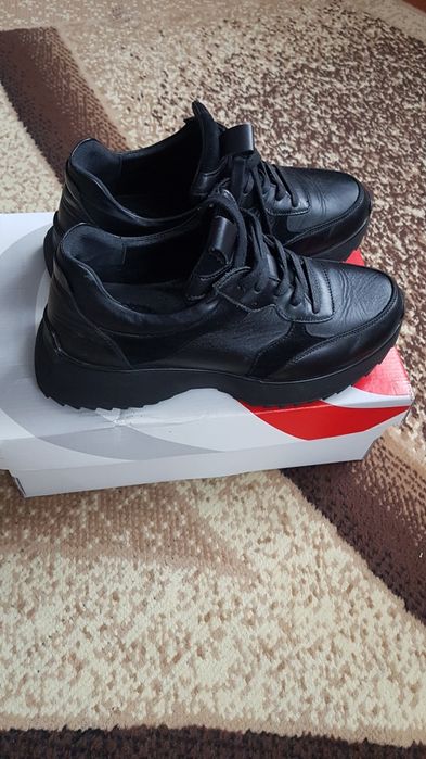 класні кросівки Romax