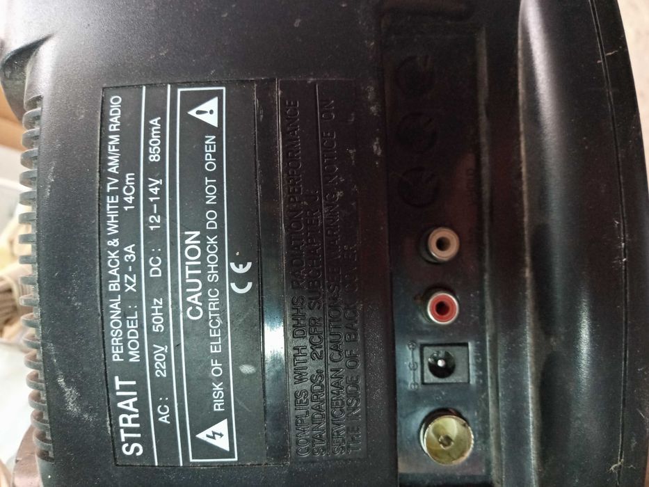 Mini televisao antiga com radio ,funciona a pilhas ou luz