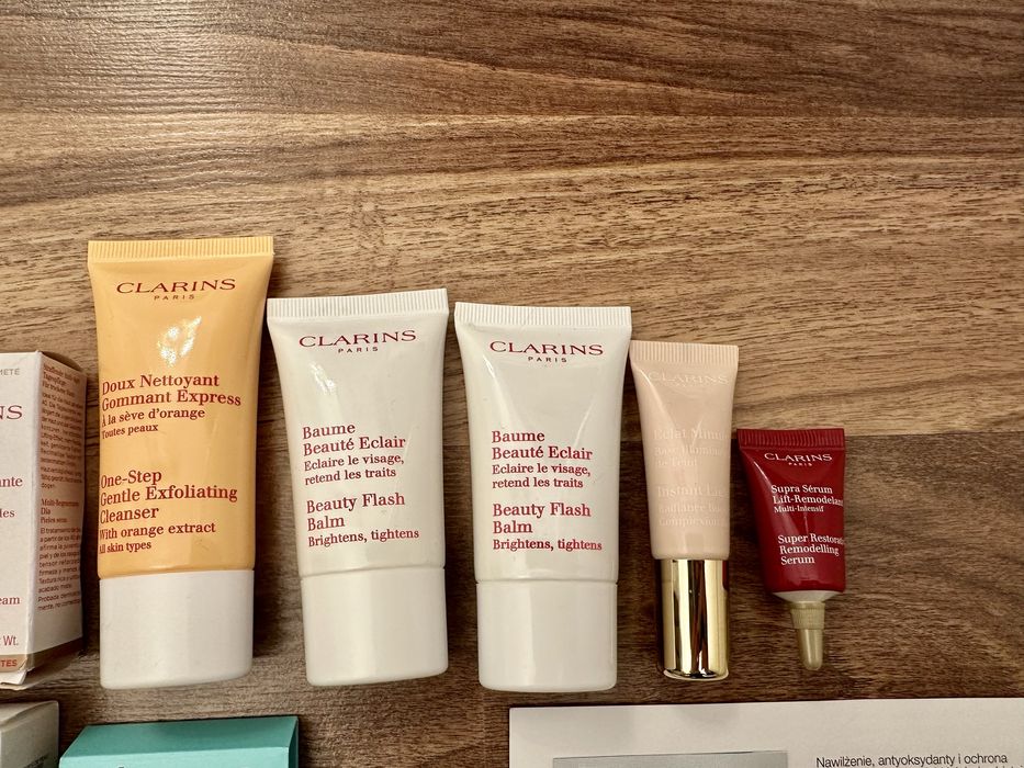 Cudowny komplet mini kosmetykow Chanel, Clarins, Clinique, Benefit