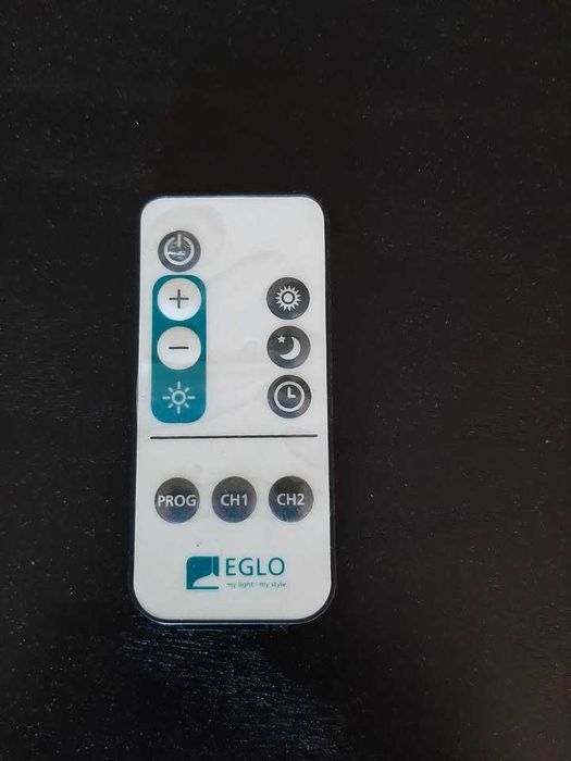 Candeeiro de Teto LED Suspenso EGLO em Cromado + Comando (Como Novo))