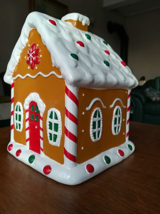 Domek Bożonarodzeniowy , chatka , dekoracja ceramiczny