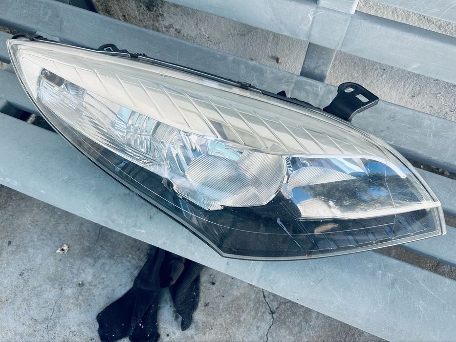 Farol Dianteiro Direito Renault Megane 3