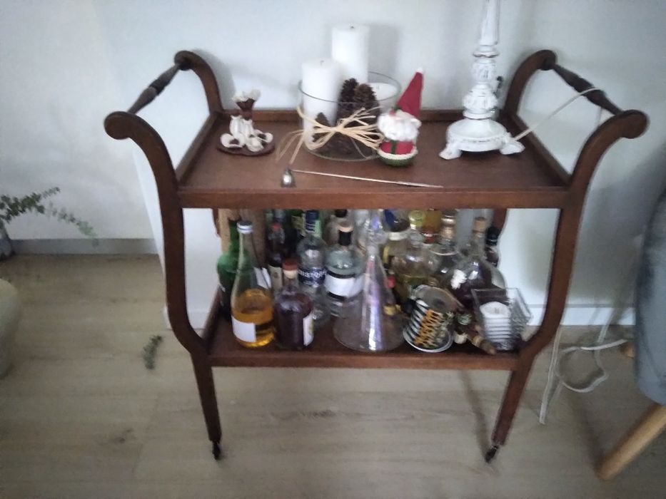 BAIXA DE PREÇO. Carrinho de chá  antigo.