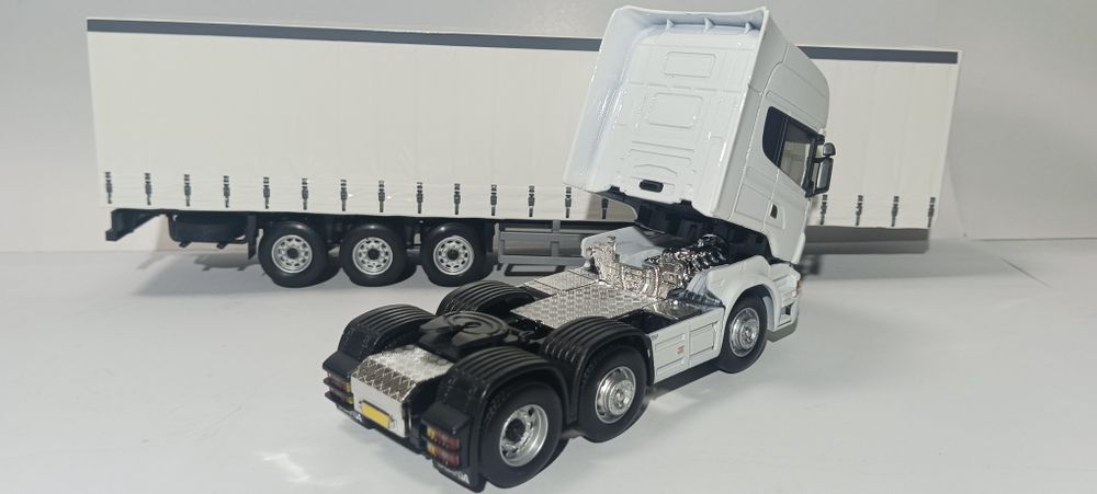 Scania escala 1/50