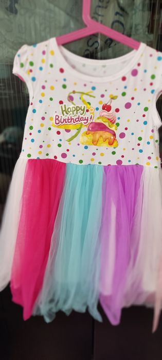 Vestido "Happy Birthday" com tule