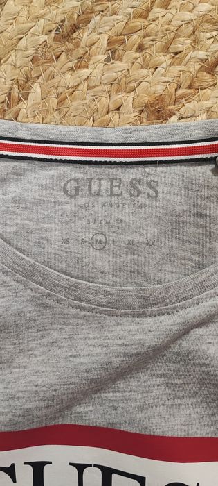 Camisola (T-shirt) Guess Cinzenta