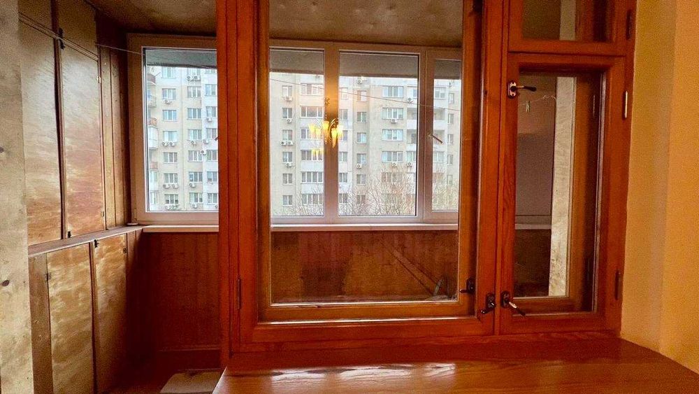 Продам 1 кімнатну квартиру  на Черемушках біля Будинку Меблів