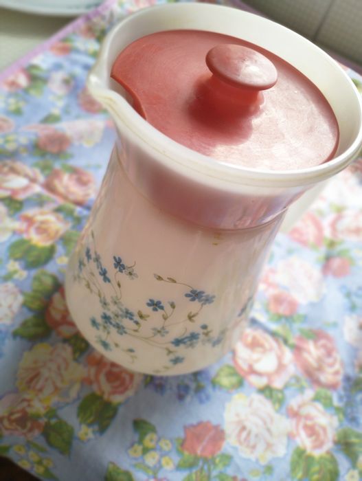 Caneca vintage Arcopal Miosotis / Verônica