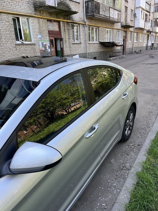Автомобіль Hyndai