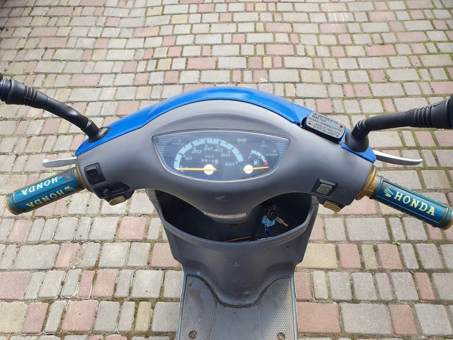 Скутер Honda Tact AF51