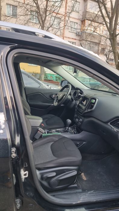 Jeep cherokee 2018 р.