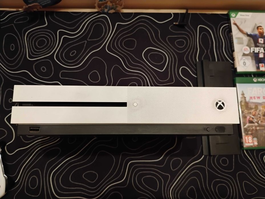 Xbox one s prawie nie używany