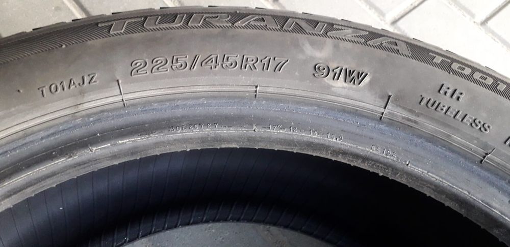 2 opony 225/45/R17 letnie  Bridgestone