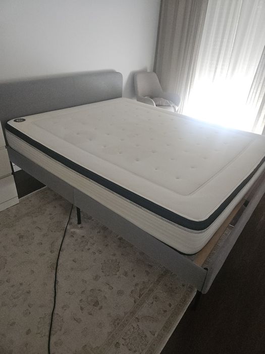 Cama+colchão 160cm
