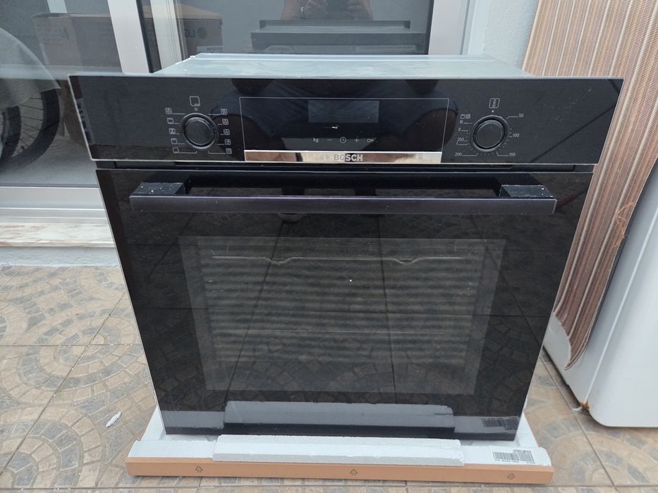 VENDO  Um forno  bosch