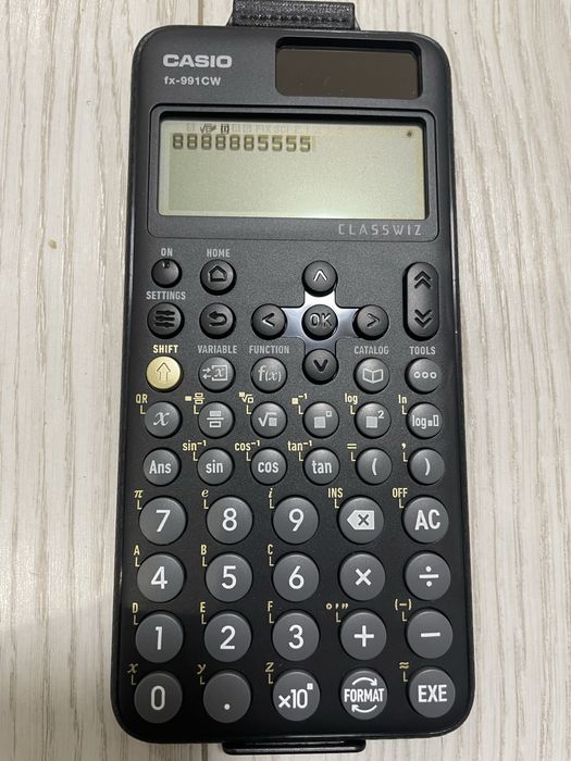 Продам калькулятор всі позначки багато чого є все що треба casio 991cw