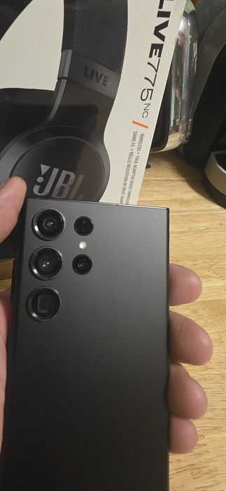 Samsung S23 Ultra plus JBL LiVE 775NC