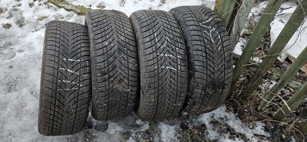 Goodyear UltraGrip Performance 3 225/50 R17 94H FP