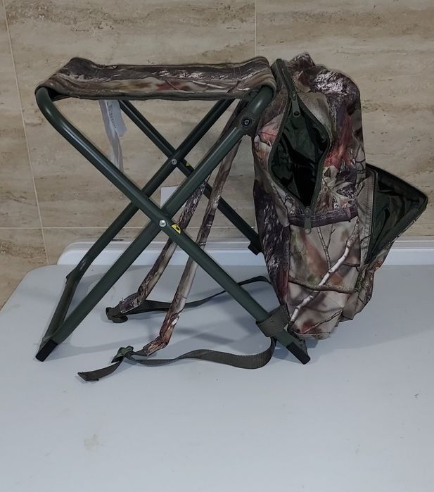 Banco com mochila para caça, pesca e campismo