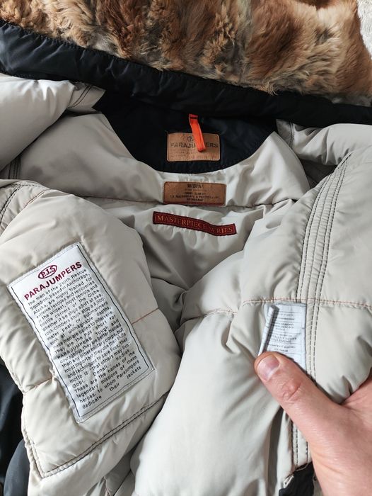 Продам жіночу куртку пуховик Parajumpers