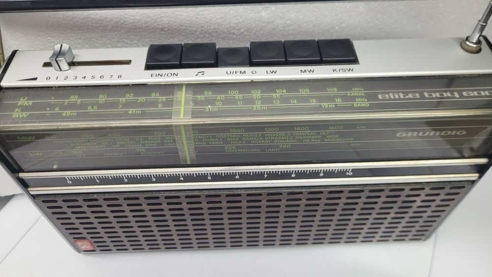 Радіо приймач Grundig ELite-Boy 600