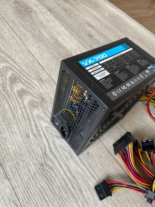 AeroCool vx-700 блок живлення 700w