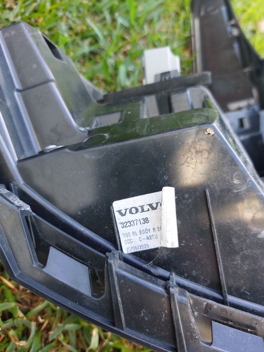 Farolim traz direito volvo v60 2023