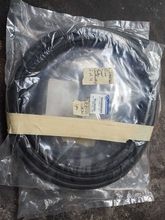 Dodge Ram 2009-24 nowe oryginalne uszczelki przednich drzwi