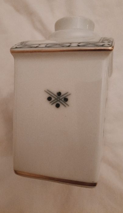 Frasco /caixa de chá em porcelana da Vista Alegre