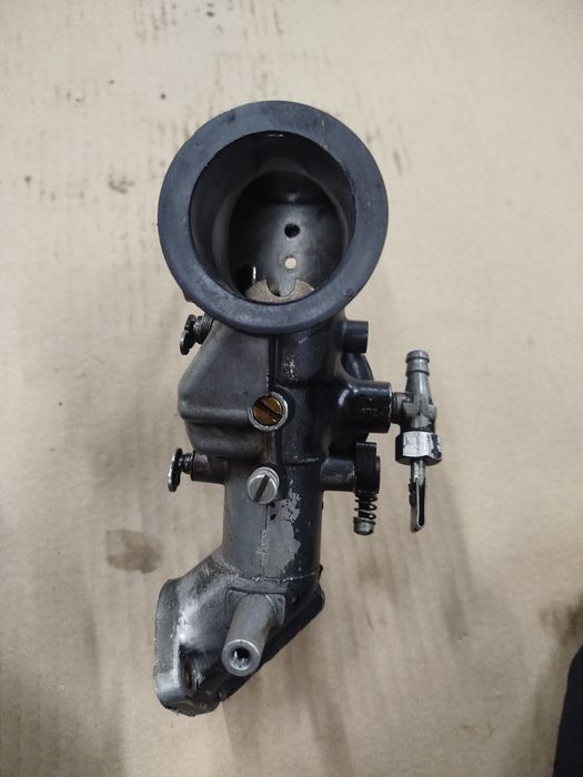 Gaźnik do silnika Briggs&stratton 11hp stary typ
