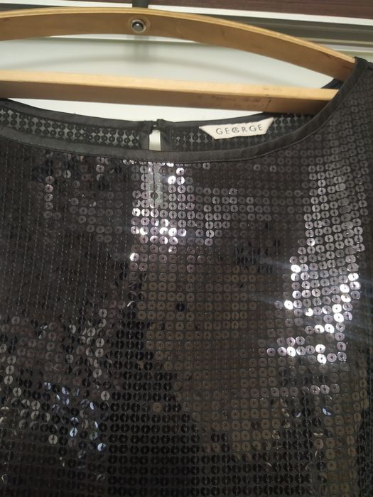 Продам короткое платье пайетки