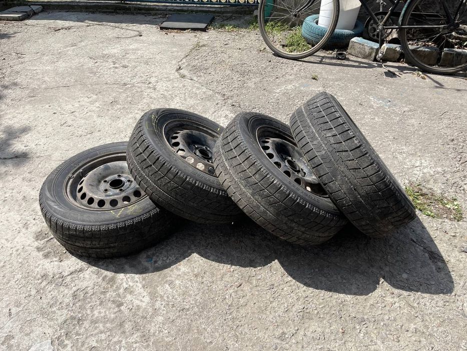 Диски r15 з гумою Bridgestone в гарному стані