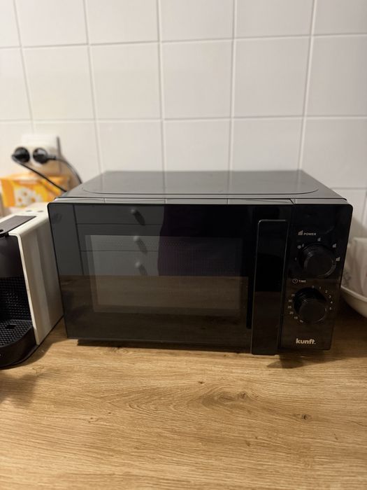 Micro-ondas KUNFT KMWO9173BK (20 L - Sem Grill - Preto)