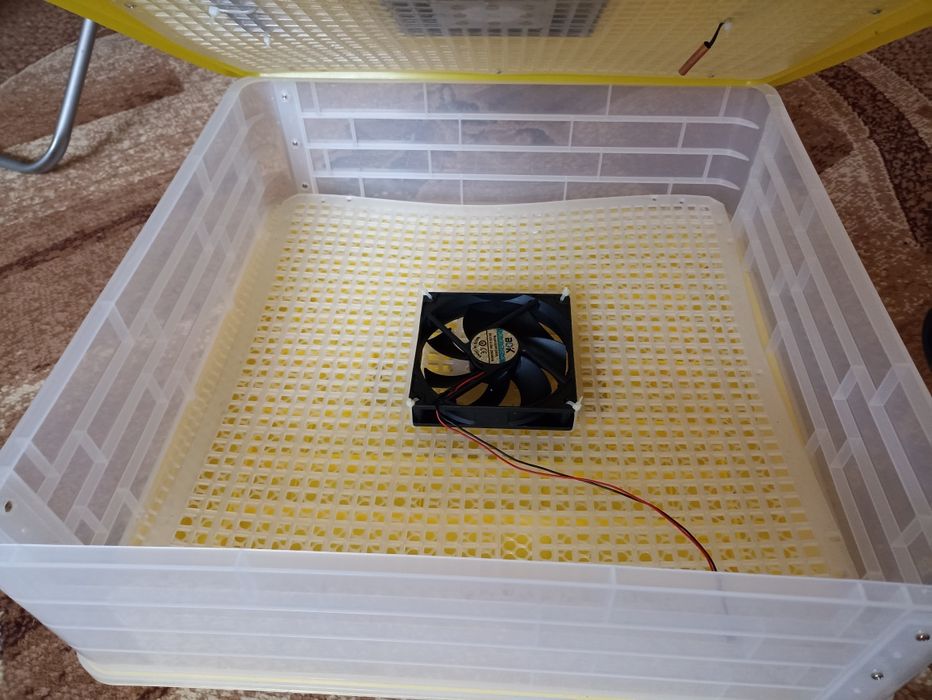 48/96 ІНКУБАТОР яєць