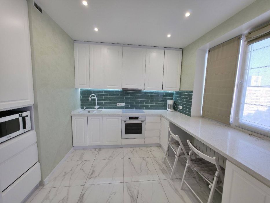 Продам 3-х кімнатну квартиру ЖК Манриківський.