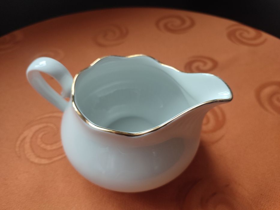 Śliczny mlecznik porcelana Ilmenau