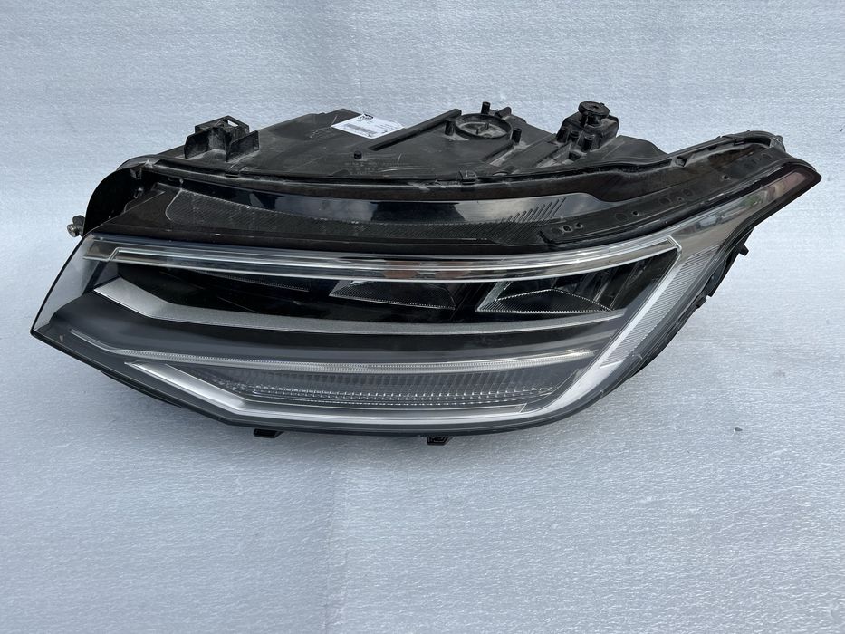 Фара ліва VW Tiguan 2022 2023 2024 америка