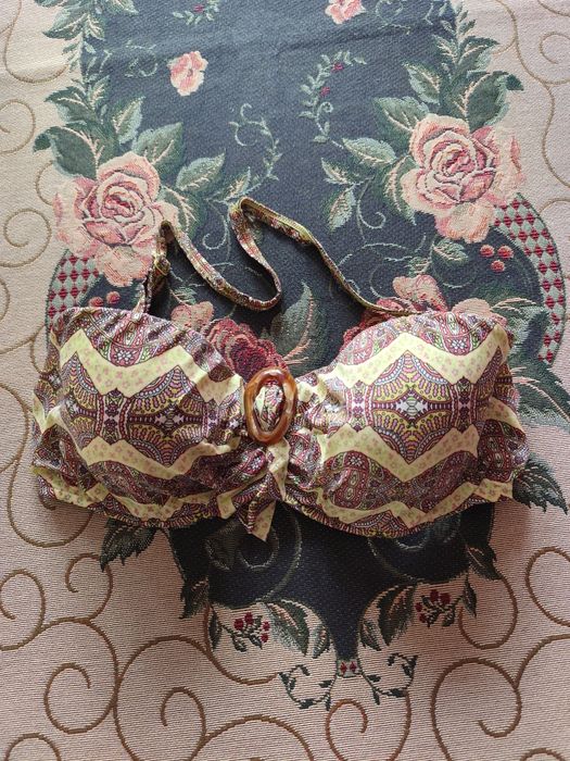 Góra od kostiumu kąpielowego bikini na regulowane ramiączko na szyję r