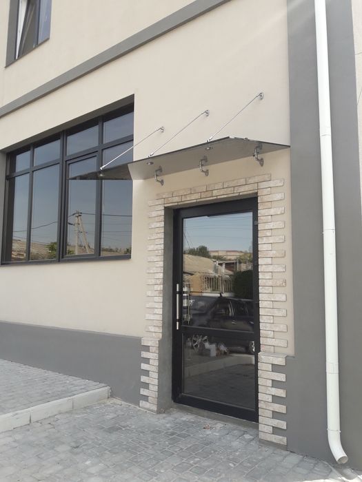 Скляні навіси, стеклянный козырек, приямки, козырек из стекла