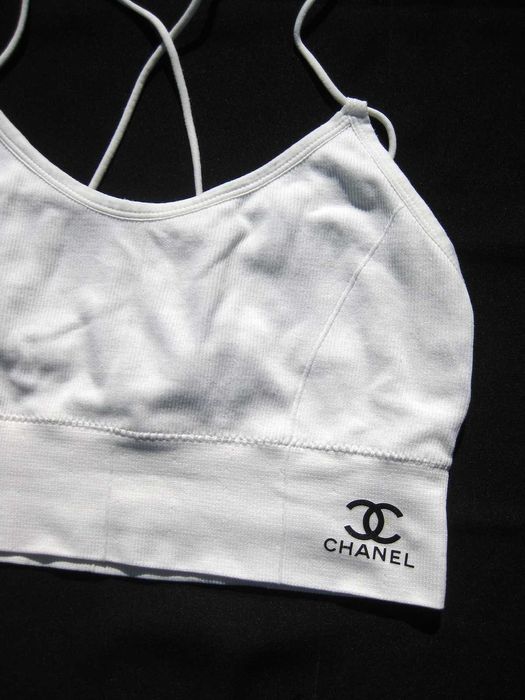 Белый топ в рубчик на бретелях M L